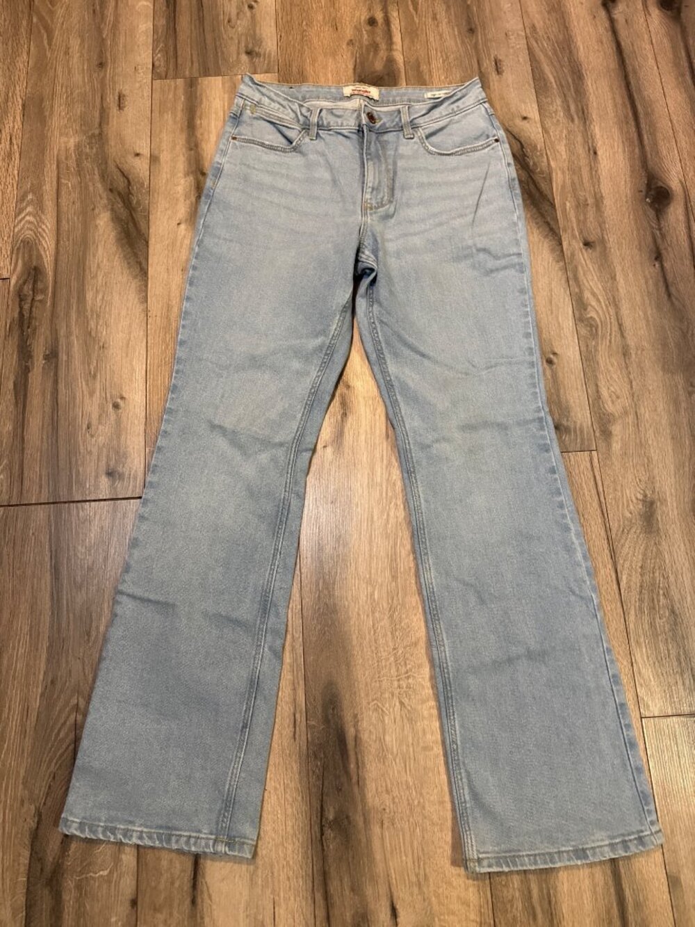 Wrangler Ladies Retro Light-Wash High-Rise Bold Bootcut Jeans 6x32 Stretch Denim